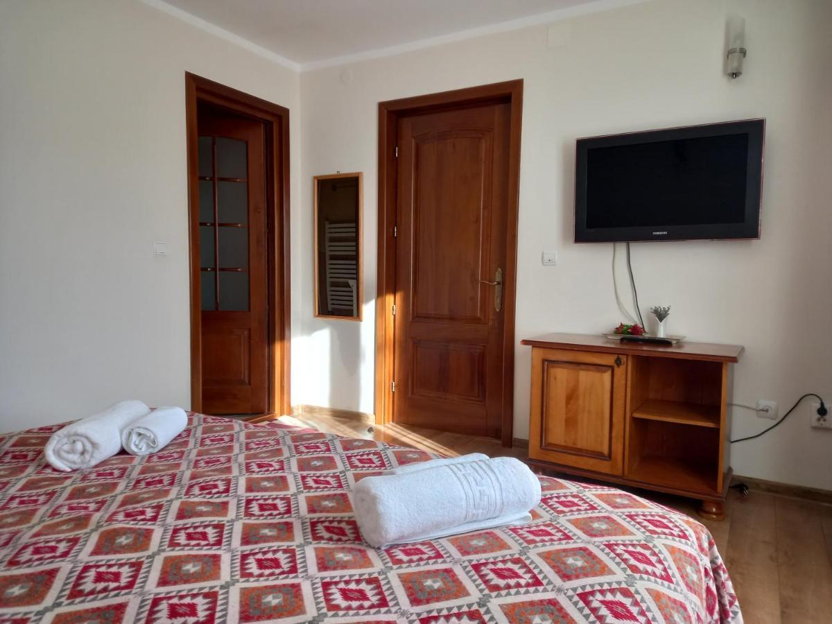 Pensiunea Alunis Hotel Садова Екстериор снимка