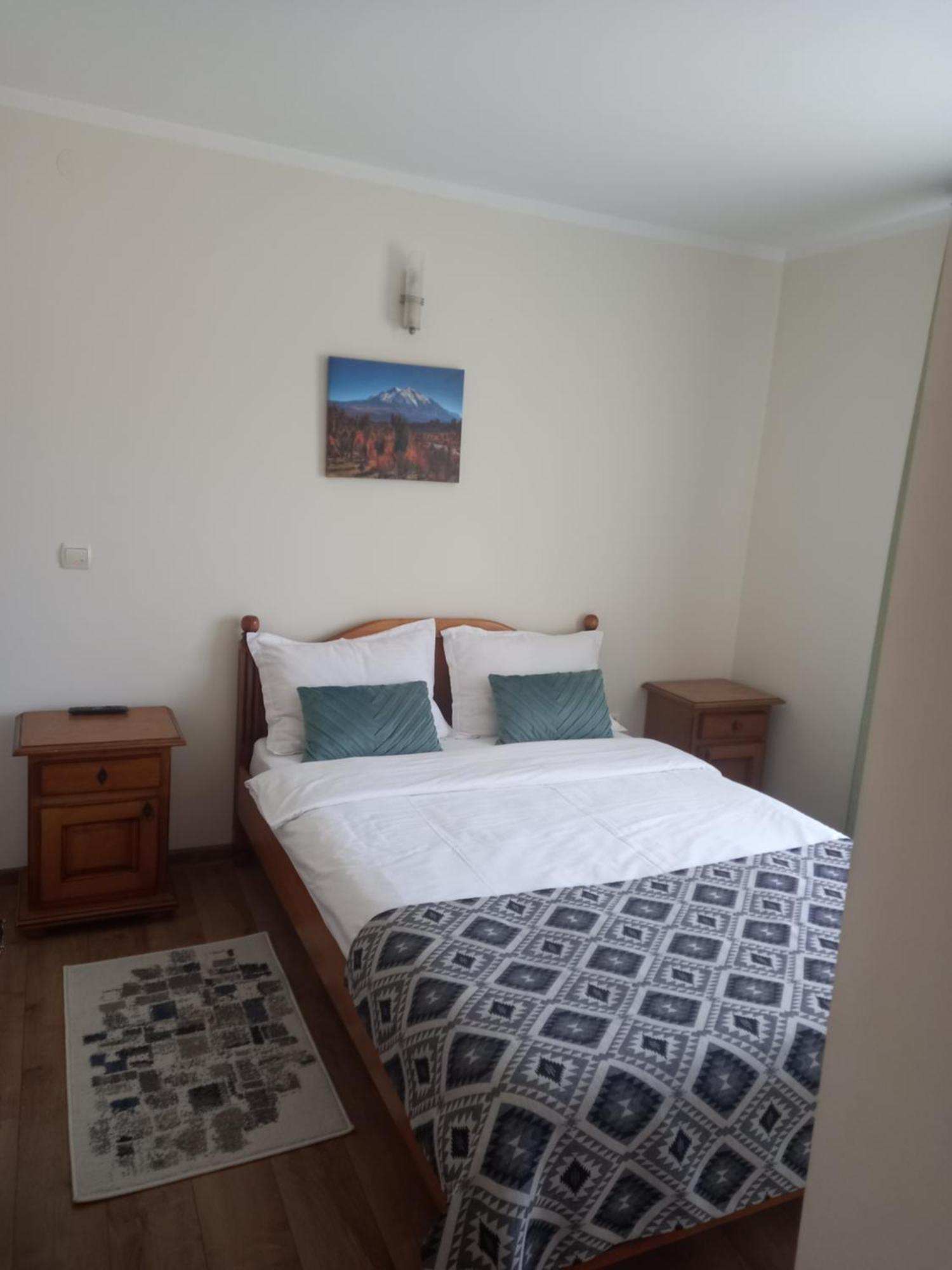 Pensiunea Alunis Hotel Садова Екстериор снимка