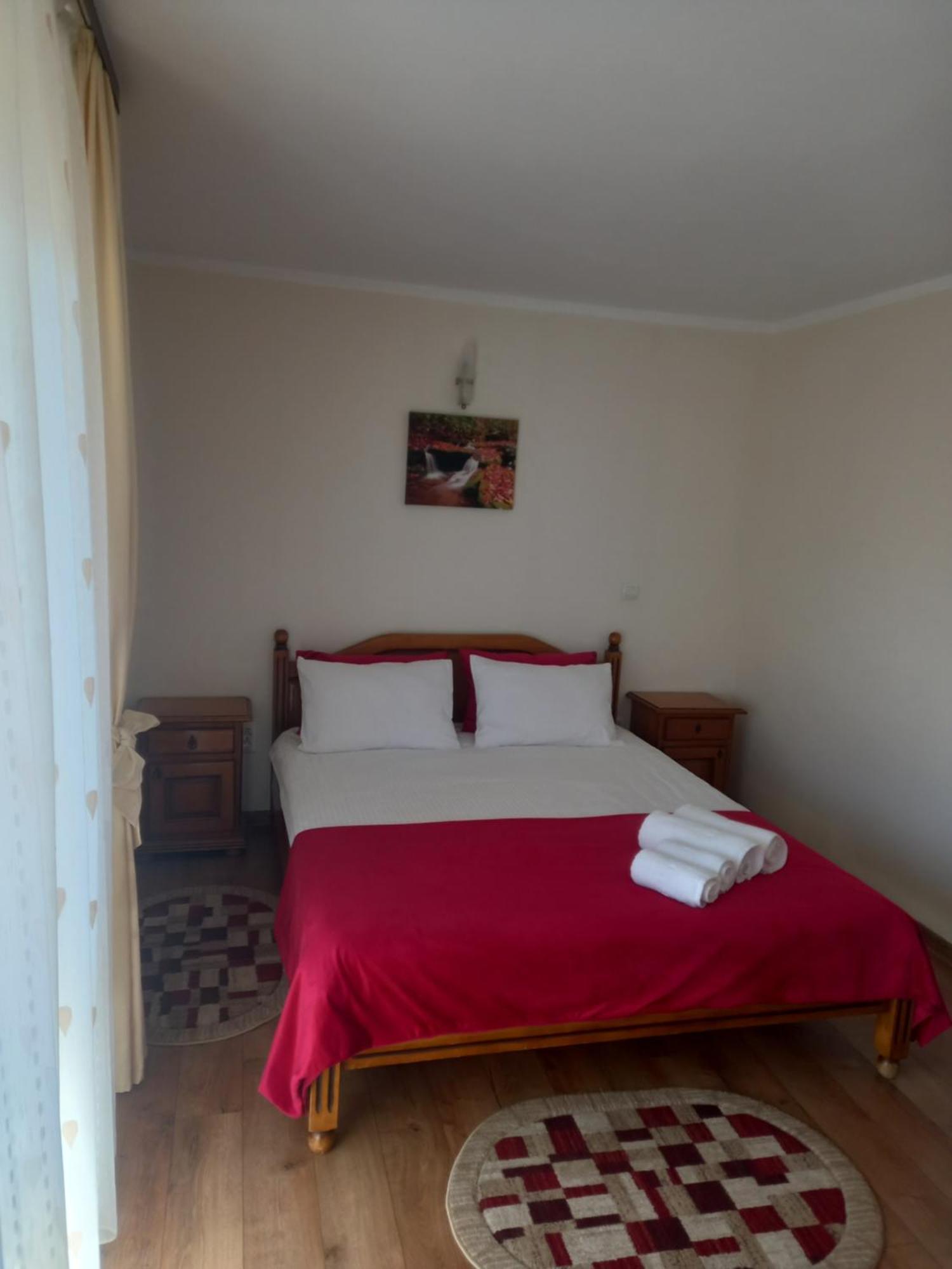 Pensiunea Alunis Hotel Садова Екстериор снимка