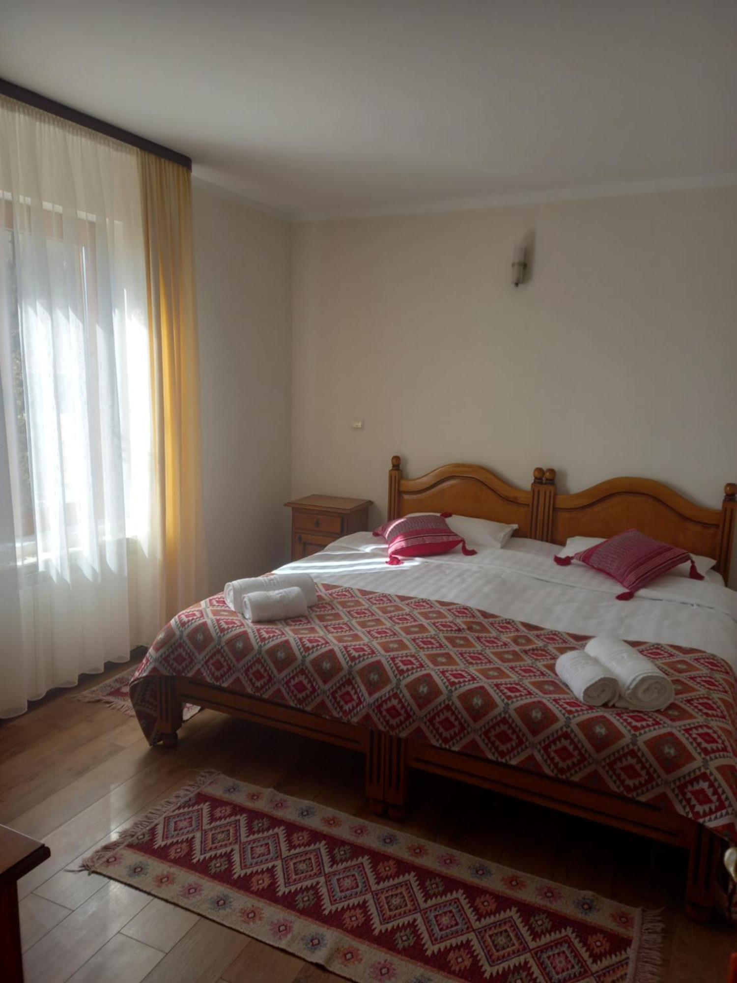 Pensiunea Alunis Hotel Садова Екстериор снимка