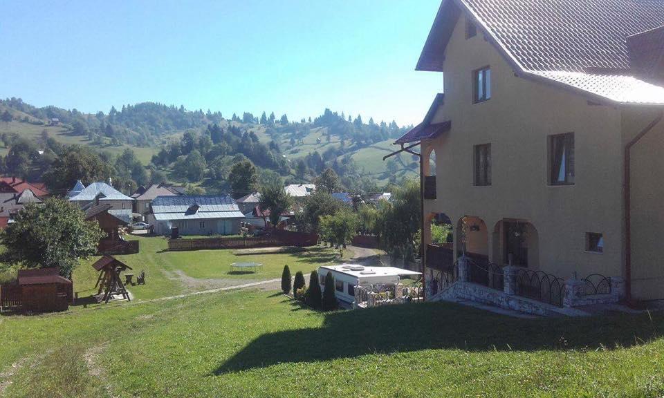 Pensiunea Alunis Hotel Садова Екстериор снимка